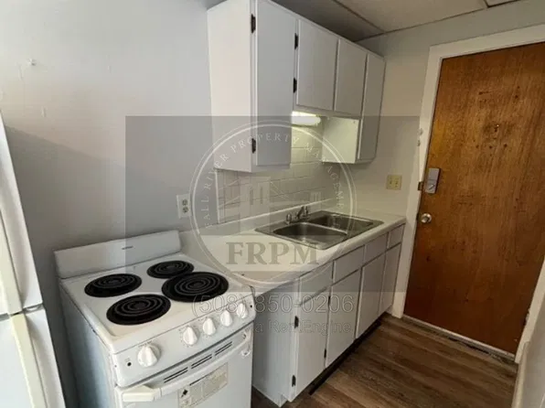 33 Berkley St APT 2, Taunton, MA 02780