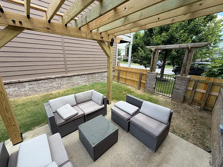 537 Keats Dr — Photo 15