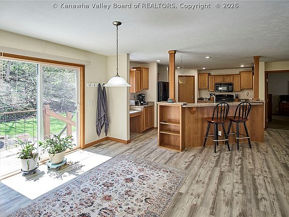 5th image of 965 McComas Branch Rd