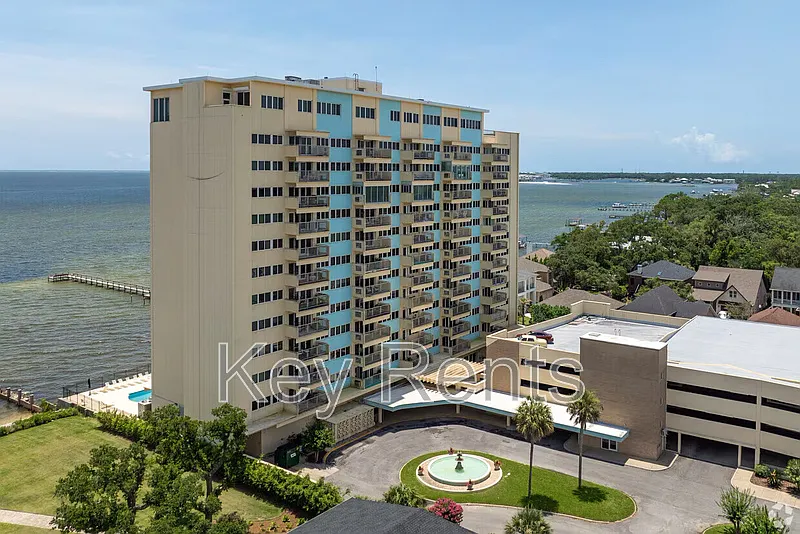 825 Bayshore Dr #701