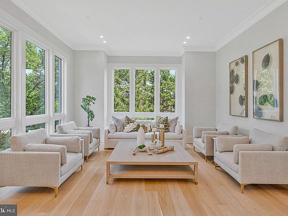 4th image of 7007 Hector Rd