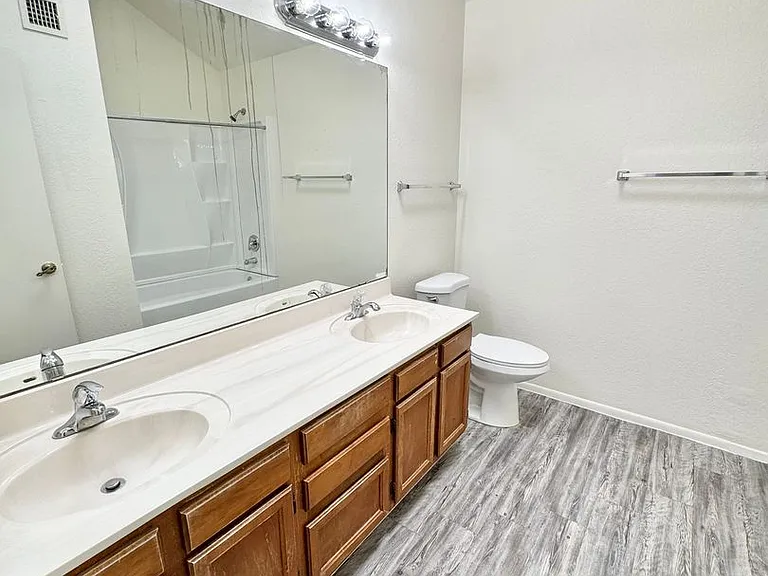 6319 W Townley Ave — Photo 30