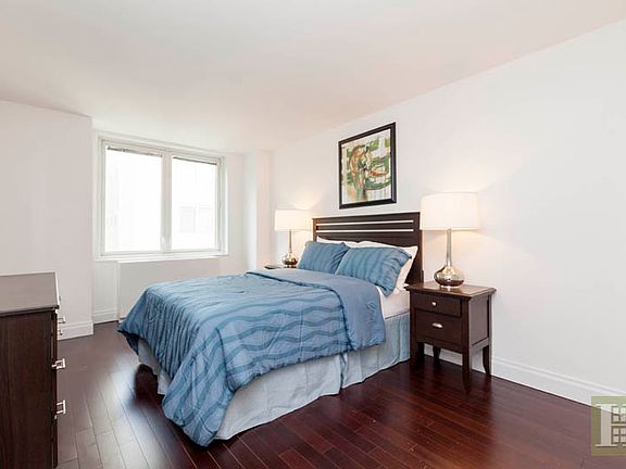 5th image of 211 E 46th St #11E
