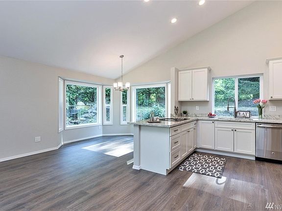 5th image of 6101 185th Ave E