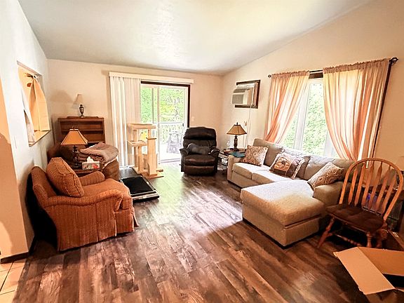 3rd image of 2590 Cherrywood Ln