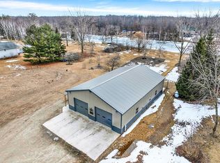 3067 N River Rd, Oconto, WI 54153