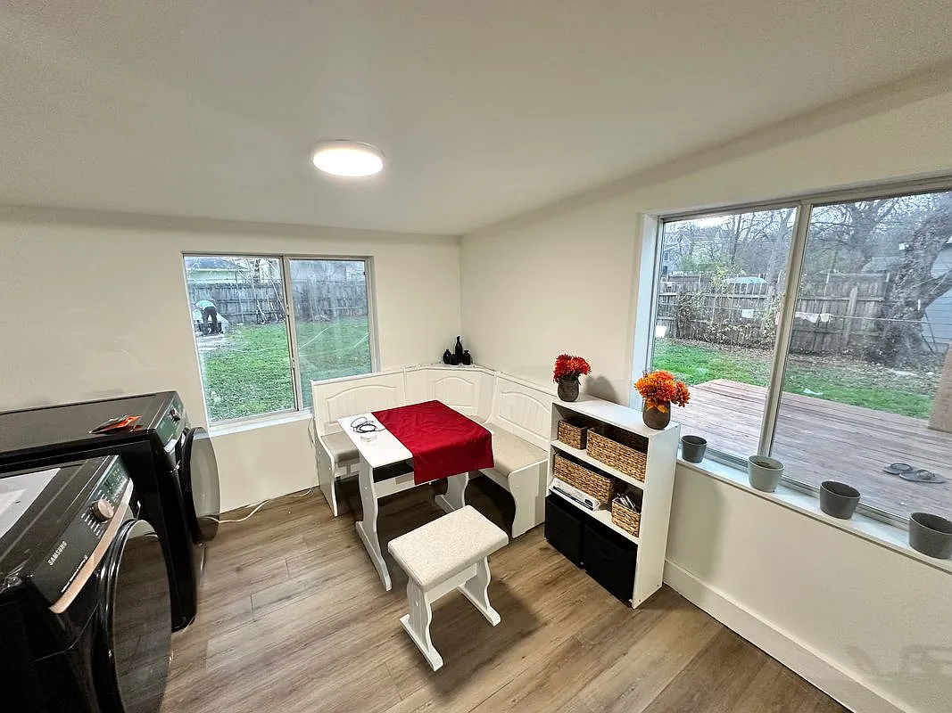 2 bed, 1.0 bath, 728 sqft, $2,000 — Photo 4