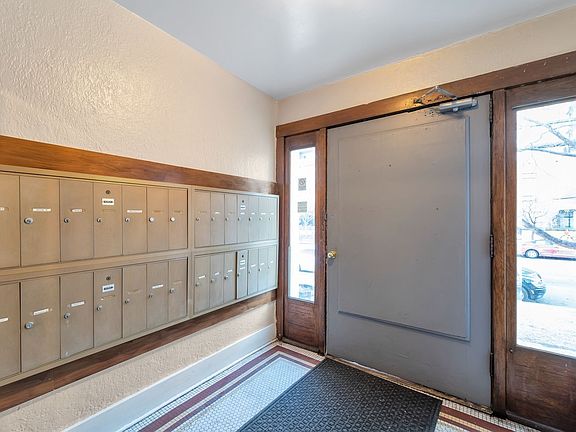 3rd image of 1329 N Grant St #G-12
