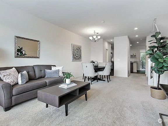 5th image of 16036 NE 94th Way
