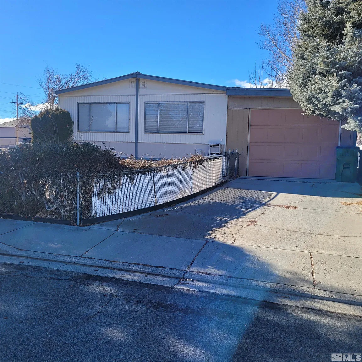 1470 Fleetwood Ave photo 1