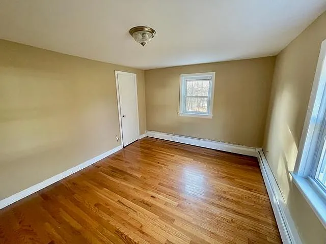 2 bed, 2100 sqft, $2,300 — Photo 3