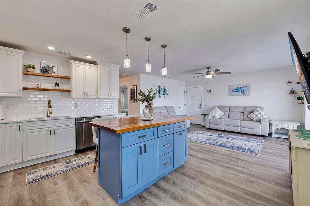 2 bed, 1.0 bath, 825 sqft, $3,500 — Photo 4