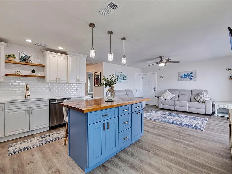 5266 Beach Dr SE #B — Photo 4