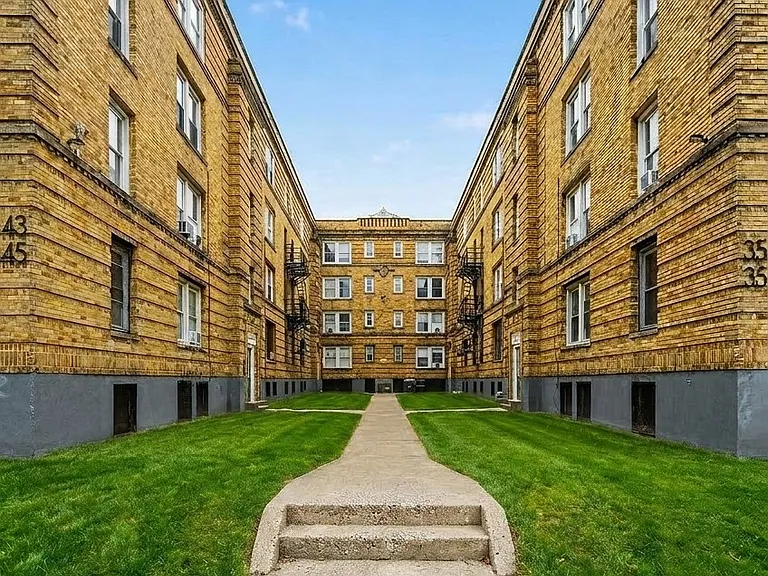 The 1926 Flats — Photo 1