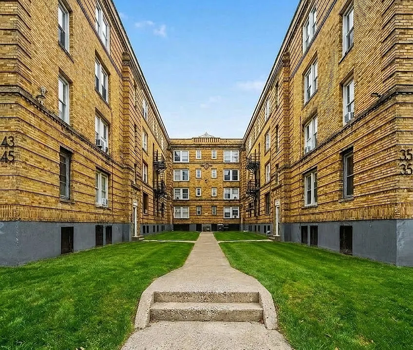 The 1926 Flats