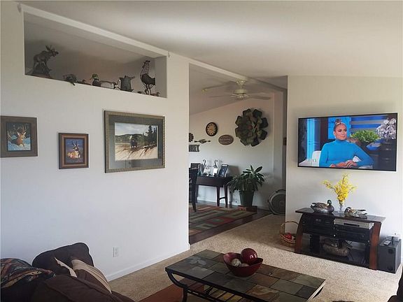 4th image of 3805 Louis Dr