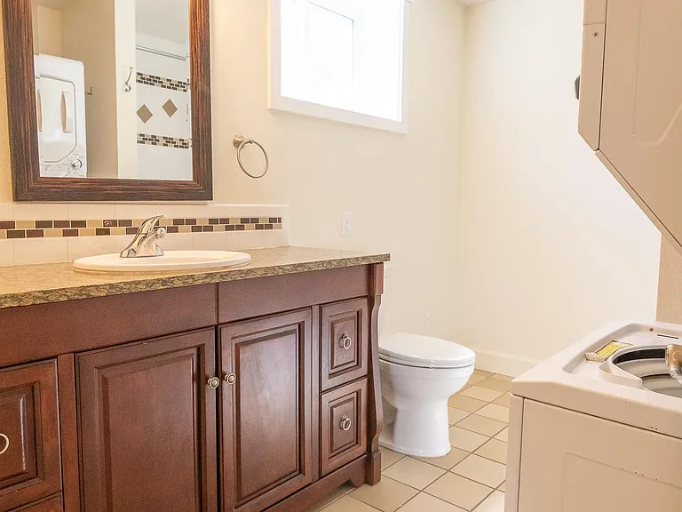 1004 N Mason St — Photo 17