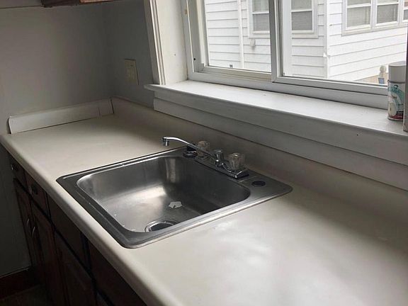 3rd image of 437 N Courtland St #1