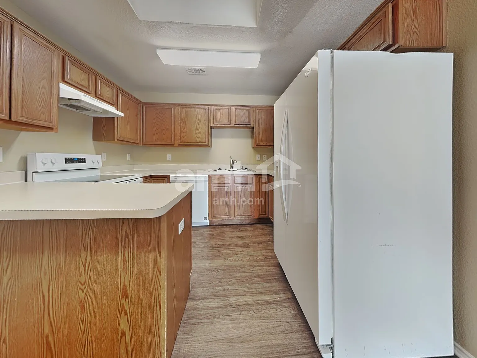 3 bed, 2.0 bath, 1688 sqft, $2,205 — Photo 3