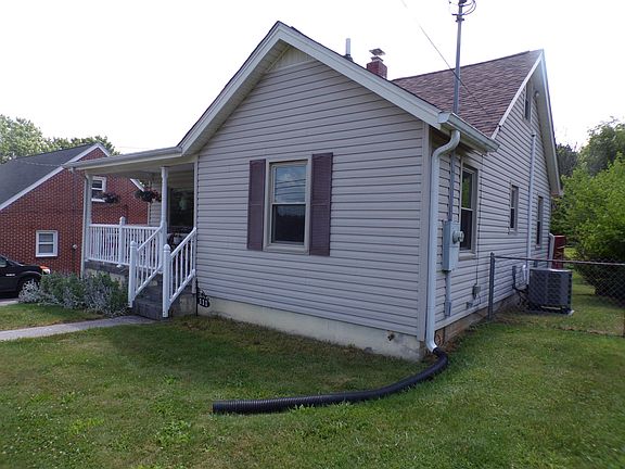 3rd image of 111 Ellett Dr SE