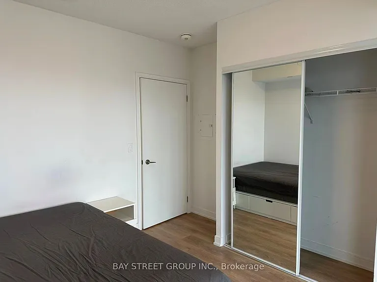 50 Wellesley St E #3709 — Photo 7