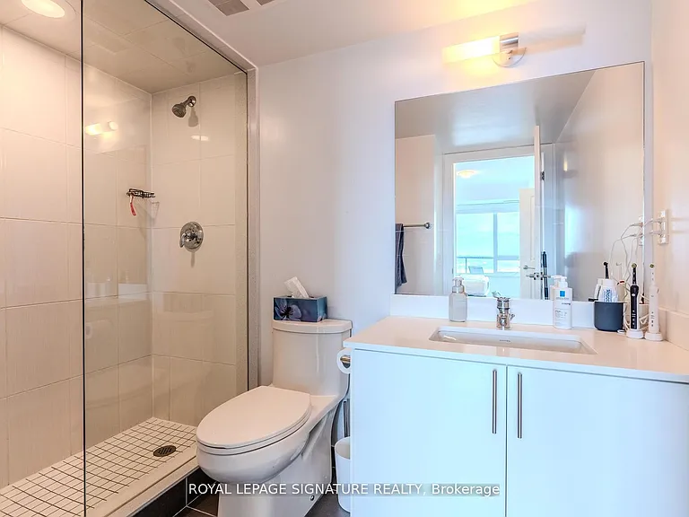 1215 Bayly St #Penthouse 206 — Photo 12