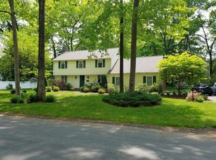 8 Stagecoach Rd, Hingham, MA 02043