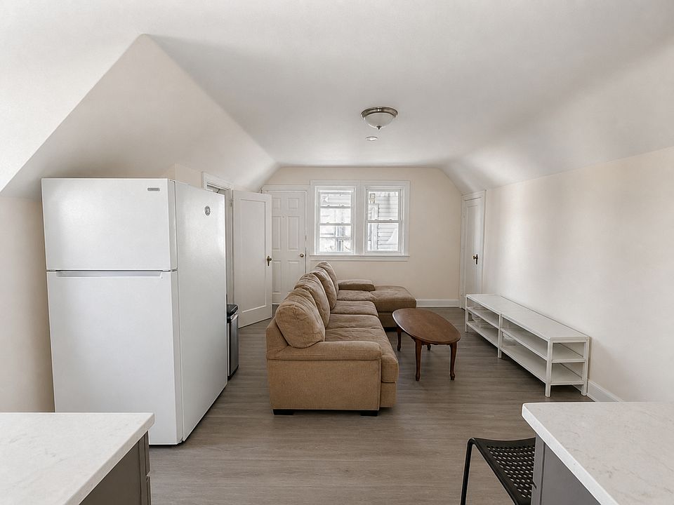 1st image of 270 Pacific St Floor 3