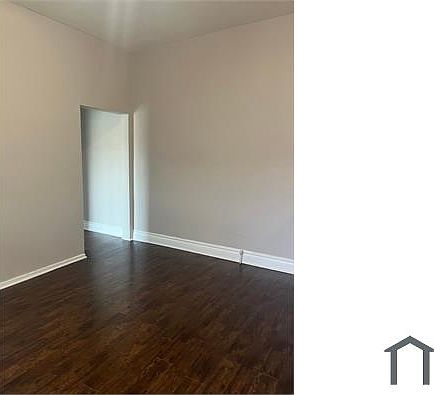 3rd image of 121 E 31st St