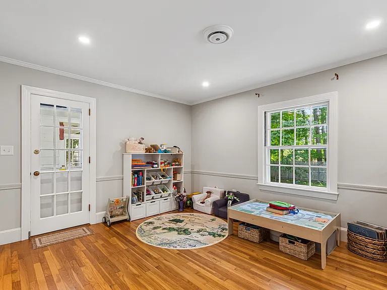 355 Pearse Rd — Photo 24