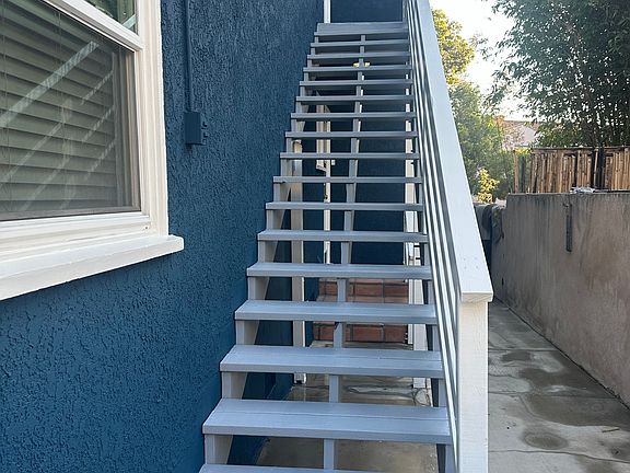 4th image of 767 E Doran St #767
