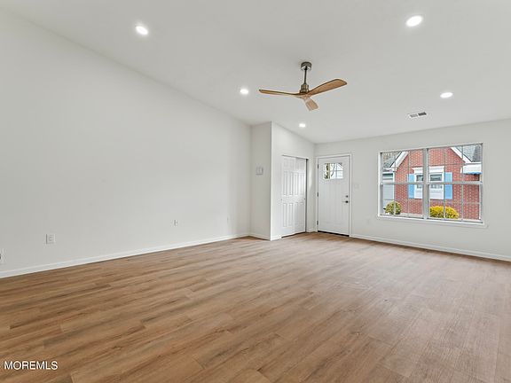 3rd image of 41 Farnworth Close #1000