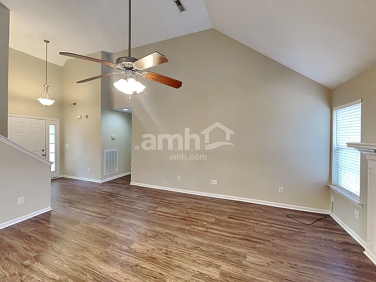1005 Matheus Dr — Photo 5