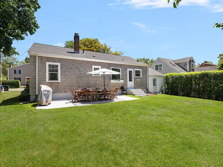 133 Carroll Ave — Photo 27