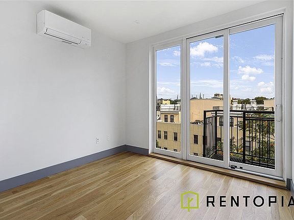 4th image of 209 Montrose Ave #5H