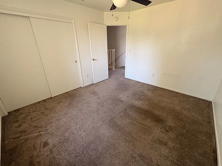 2406 W Packwood Dr — Photo 4