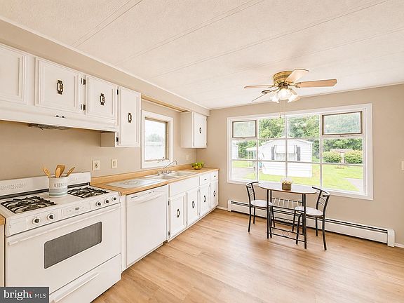4th image of 305 Wilson Dr