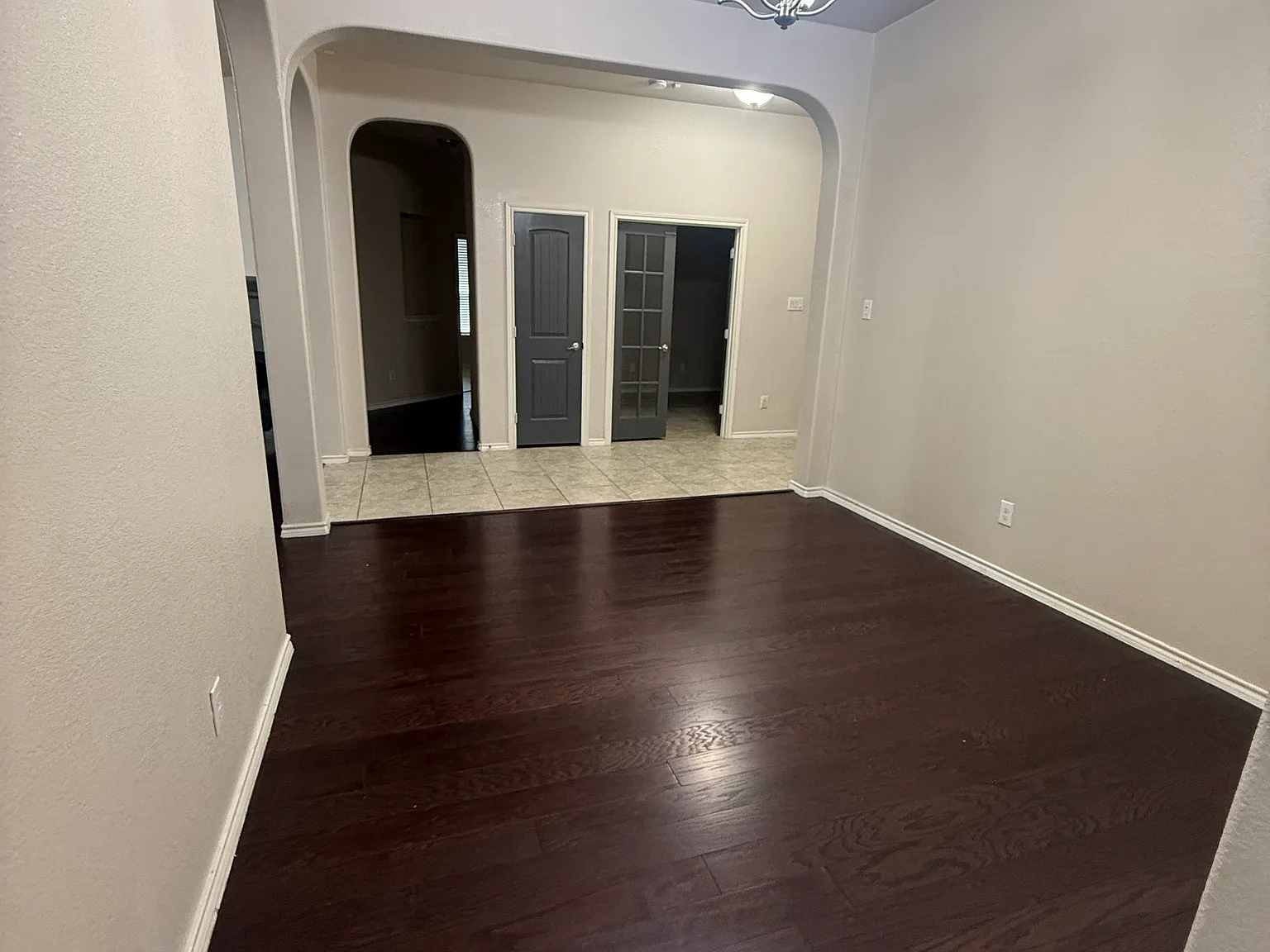 4 bed, 2272 sqft, $2,500 — Photo 4