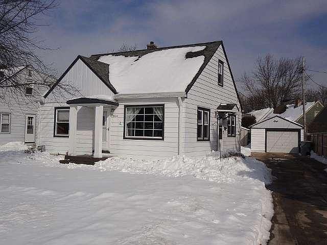 1st image of 9022 W Auer Ave