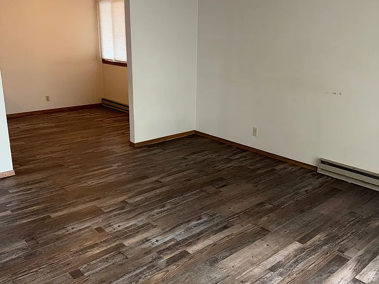 2319 Meadow Ln — Photo 6