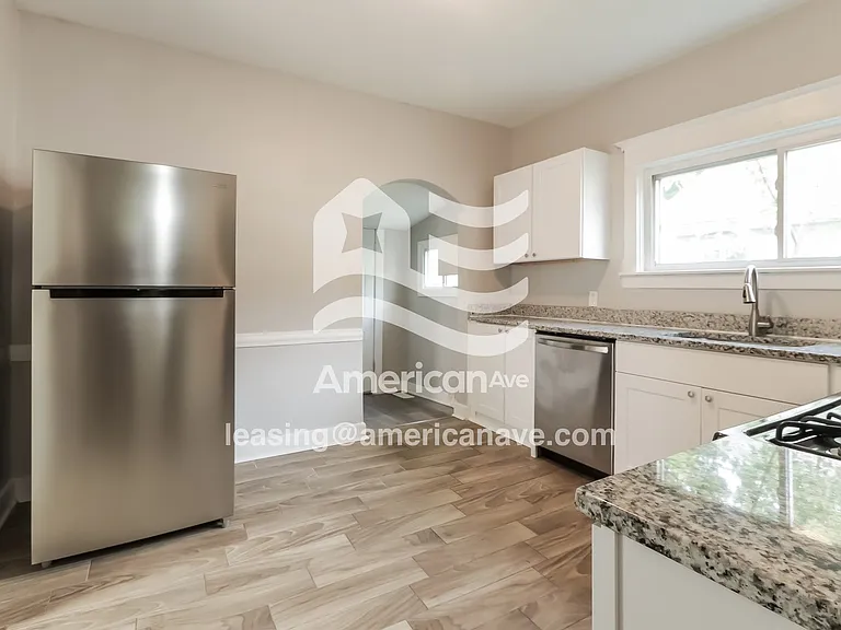 1033617_007_kitchen_7.jpg