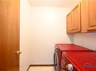 585 Hunters Run, Perrysburg, OH 43551