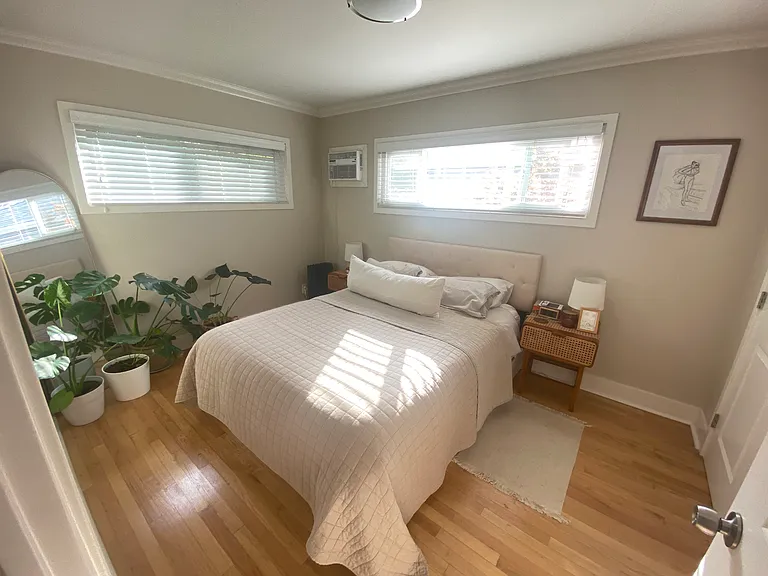 2752 Byron St — Photo 9