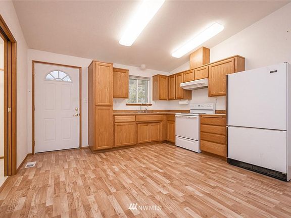 5th image of 16821 146th Ave SE