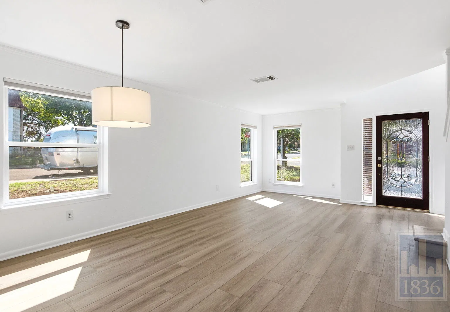4 bed, 2.5 bath, 2247 sqft, $2,900 — Photo 4