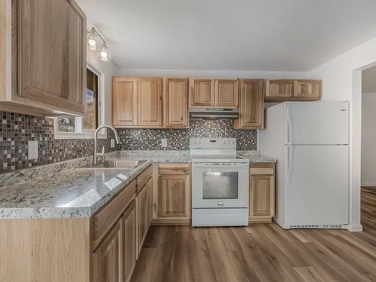 924 W Emma Ave #A — Photo 7