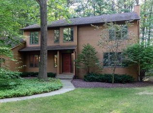 19 Stonegate Rd, Ballston Lake, NY 12019