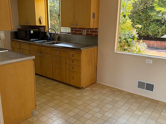 4th image of 7482 Terrace Dr