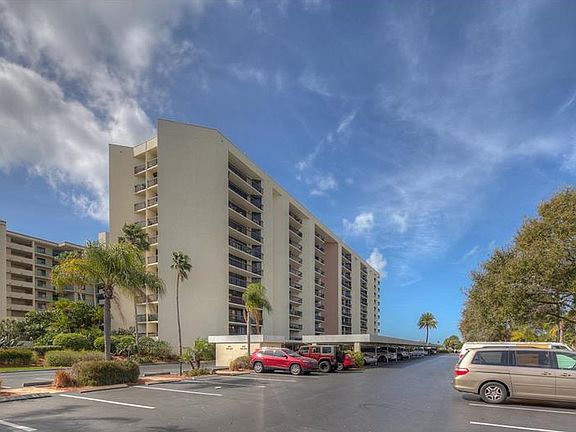 3rd image of 690 Island Way APT 204