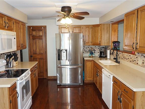 2nd image of 89 Willow Dr